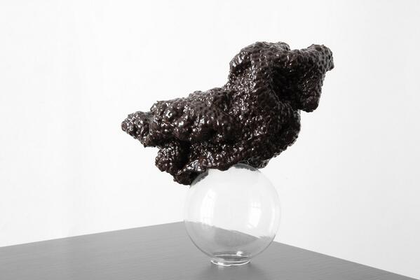 Levitation
Painted crochet and crystal ball
Alex Francés 2013