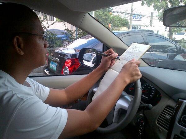 riaadea's tweet image. @ellixviii #oneboreddriver #heavytraffic #wavebackwednesday