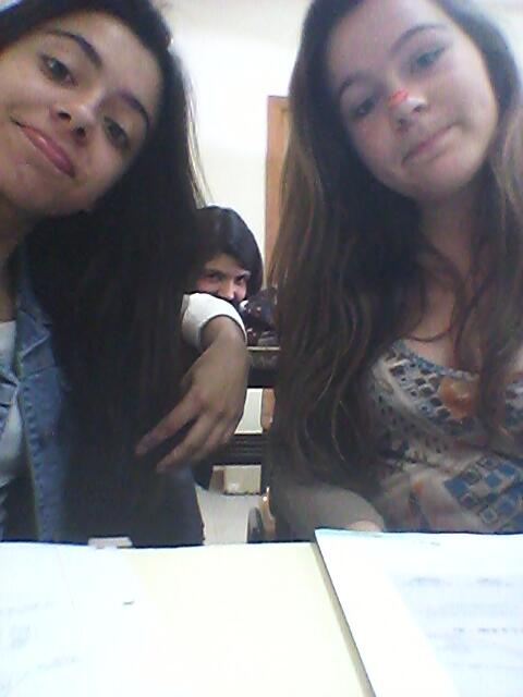 miislead's tweet image. porque a minha cara, ew but whateva @BeaTomlinson_RG @GioVentura12 #geographyclass