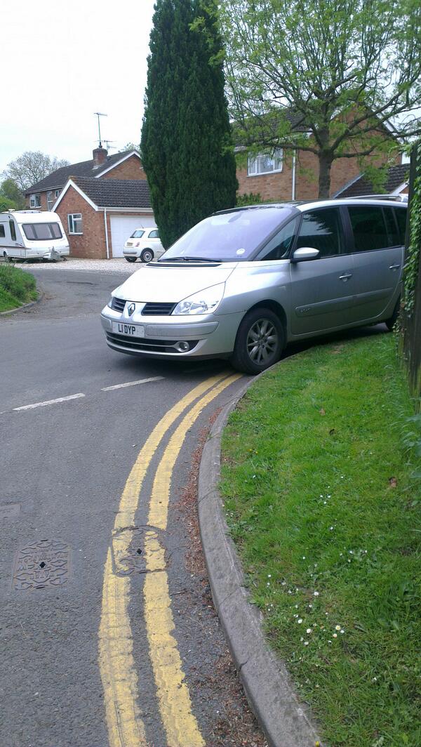 L1 DYP displaying crap parking