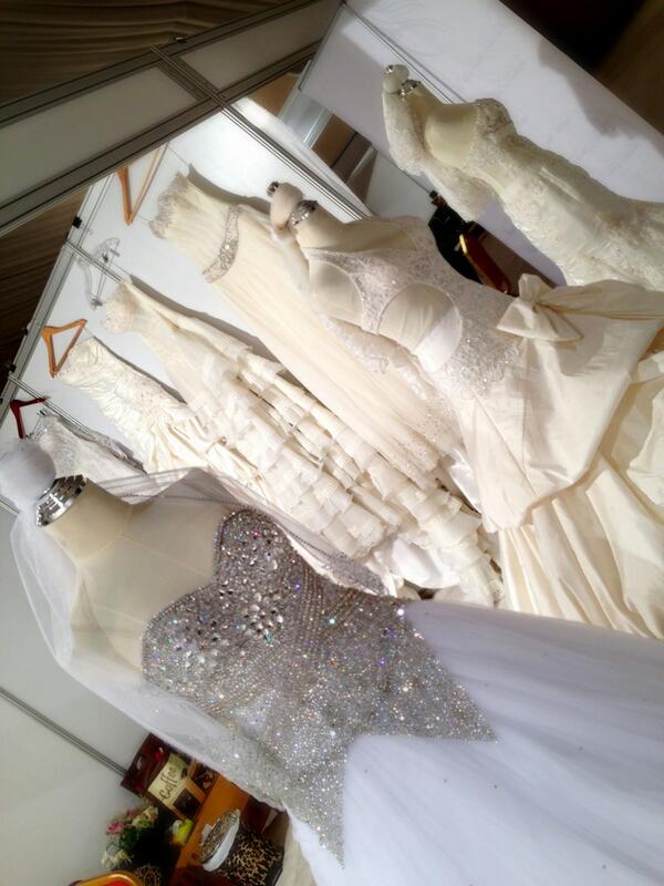 smo_store's tweet photo. أرقى تصاميم لفساتين الأعراس وبأسعار مغرية تجديها عند مشغل السلطانه http://t.co/44Bdj9qzER