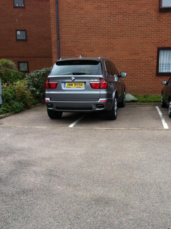JMM 955K displaying Inconsiderate Parking
