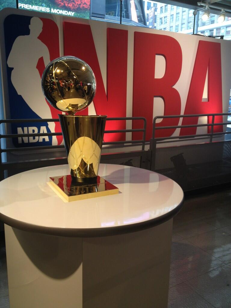 Twitter / ToysRUs: Hey b-ball fans! The Larry ...