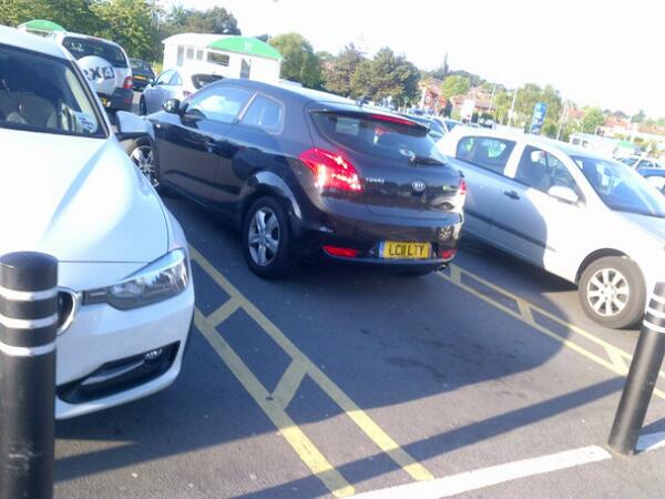 LC11 LTY displaying Inconsiderate Parking