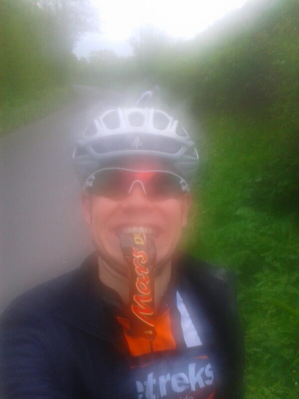 Bracey94's tweet image. #peestop #sweatyphone #marsbar #foliage #hashflag