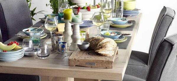 Onze tafels zijn, gemaakt van hout. Het hout wordt op vakkundige, ambachtelijke wijze bewerkt tot robuuste tafels.