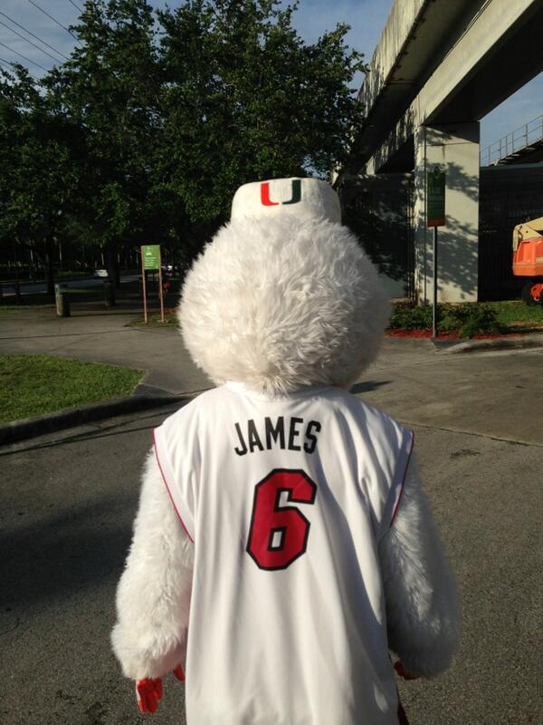 MiamiHurricanes's tweet image. It's been a year since Sebastian busted out the jersey, but it's back!