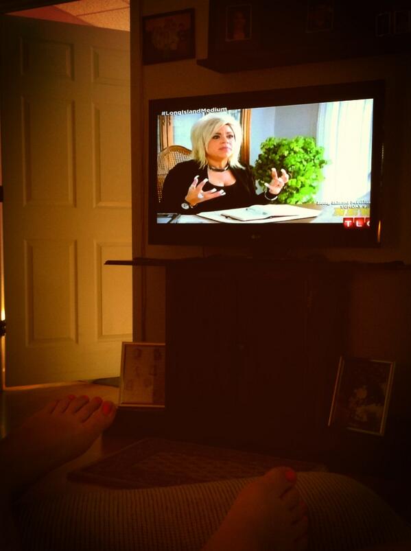 LuckyNum3's tweet image. Watching #longislandmedium love this show!!&amp;lt;3