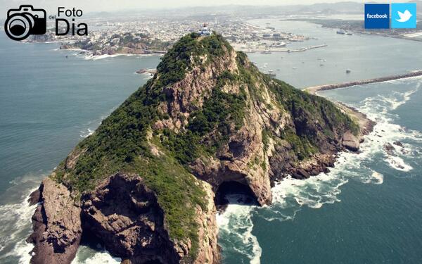 FotodelDia's tweet photo. Cerro del Faro en #Mazatlán, #Sinaloa. #México  #RT http://t.co/z93Yw4nL26