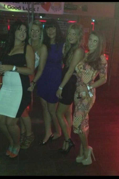 Wish I was ther now, first night in Marbs take me back! #champers #bump #GIRLsss http://t.co/VMDNeaA<a href="/tag/bump"class="tags"><span>#bump</span></a><a href="/tag/champers"class="tags"><span>#champers</span></a><a href="/tag/girlsss"class="tags"><span>#girlsss</span></a>