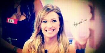 CFPaulina's tweet photo. Ven, que voy a cambiar esas lágrimas por sonrisas @PaulinaStan. http://t.co/zym2RK3YNR