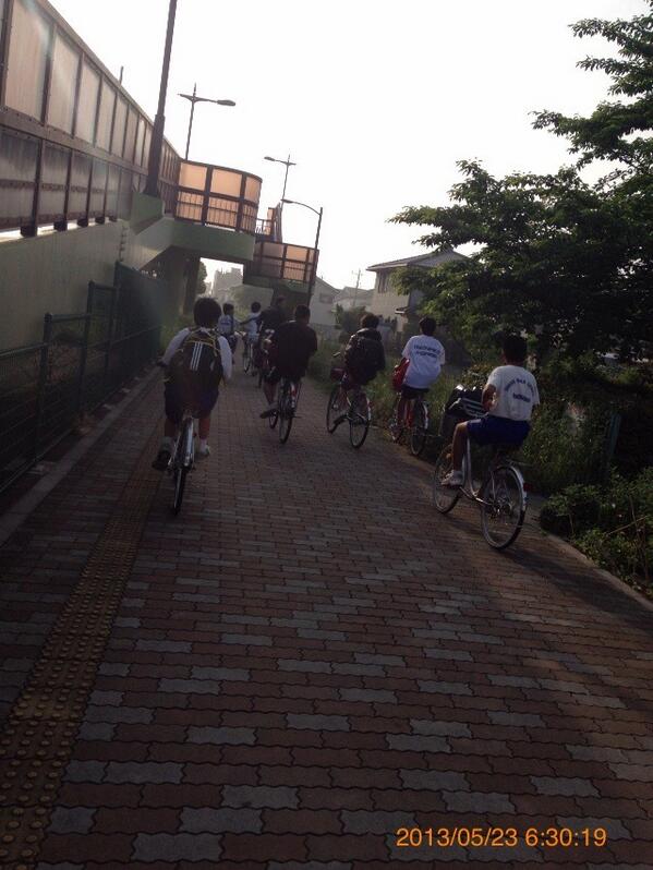 922N's tweet photo. 今日は大会だー(*^^*)
向かってるなう！
人数多すぎwww http://t.co/CQn6QzNeor
