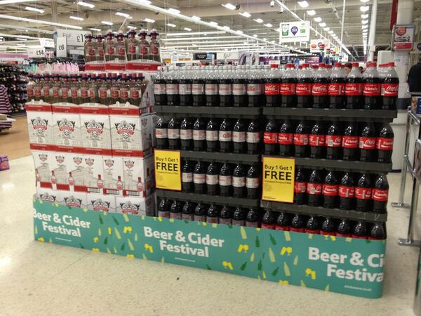 mrgoddie4's tweet photo. Vodka and coke anyone? #dontforgetyourice @jayne_hurley @TerryWoods6 @liamcahill1084 http://t.co/p1i4BR0N7x