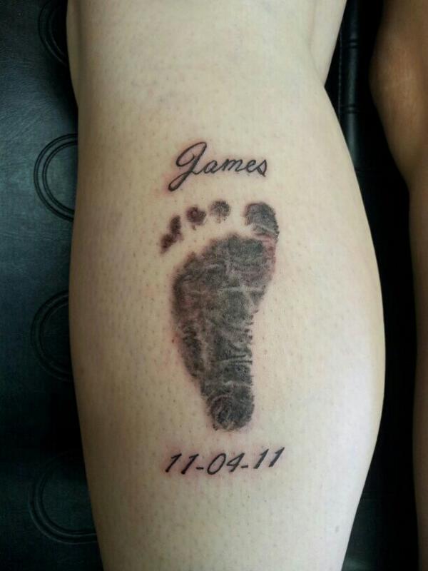 ThunderInk_05's tweet photo. @babies foot print tattoo http://t.co/fgOZhgi61J