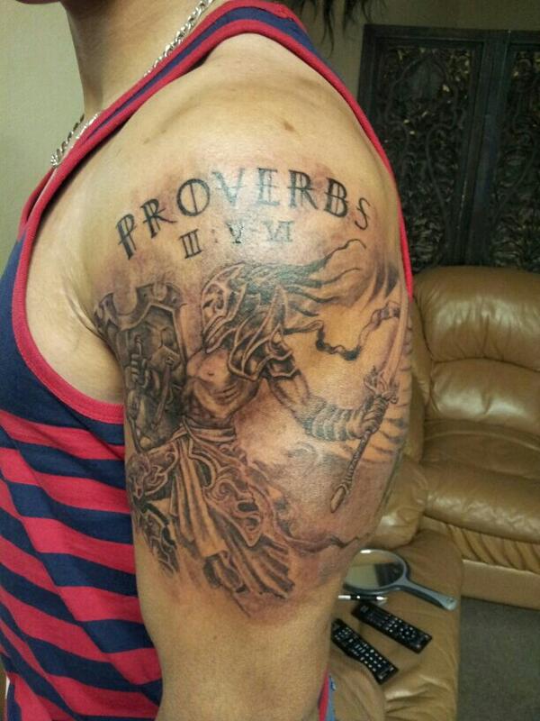 ThunderInk_05's tweet photo. Medieval arm piece http://t.co/M8BiblhlxL