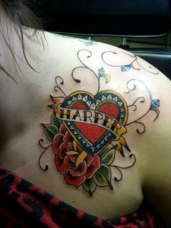 ThunderInk_05's tweet photo. Heart shoulder tatt http://t.co/bYY9hdyaLp