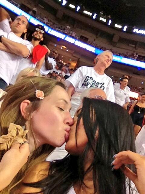 &ldquo;@cutelunastar: With my love @aurieleesummers @miamiheat http://t.co/z3v6xPPHfG&rdquo; Last night was so fun<a class="tags" href="/tag/cutelunastar">@cutelunastar</a><a class="tags" href="/tag/aurieleesummers">@aurieleesummers</a>