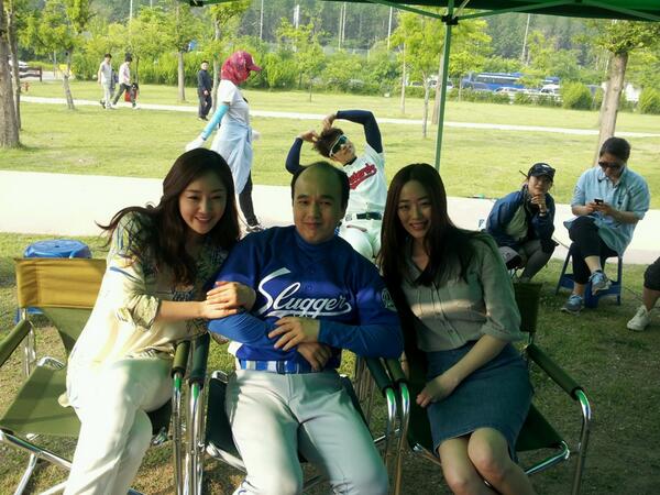 kkw1978's tweet photo. 결혼전야 촬영장!!
저 찾아보세요 ^^ http://t.co/F5ic7jyNOk