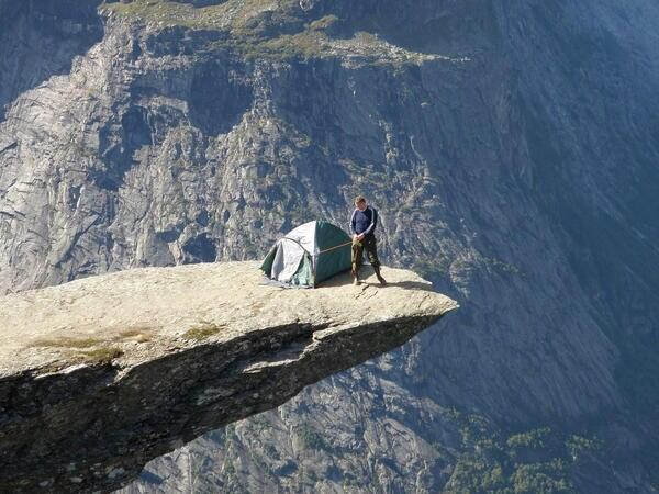 욕망의 본질은 채울 수 없는데 있다. 그러나 대부분 이것을 채우기 위해 살아간다. - 공감글 중.
RT <a href="/topart50/">World Photo Travel</a>:
