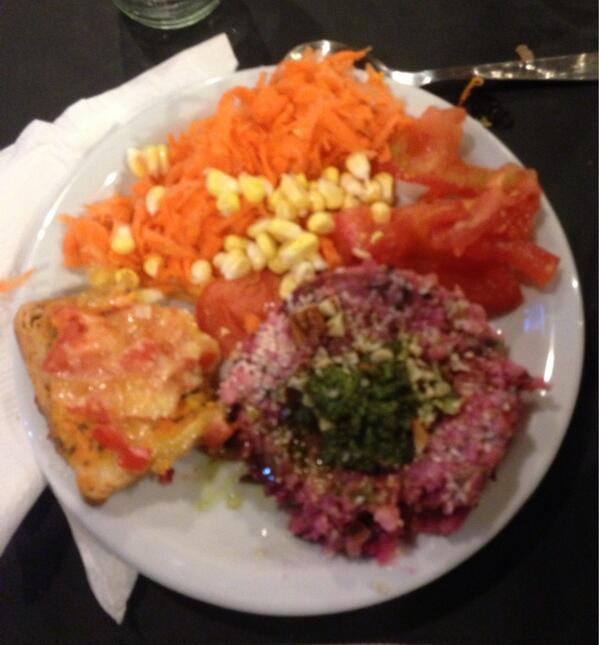 jimepombo's tweet photo. Primer comida #EntreRios #330am http://t.co/Mk35GLWDJy