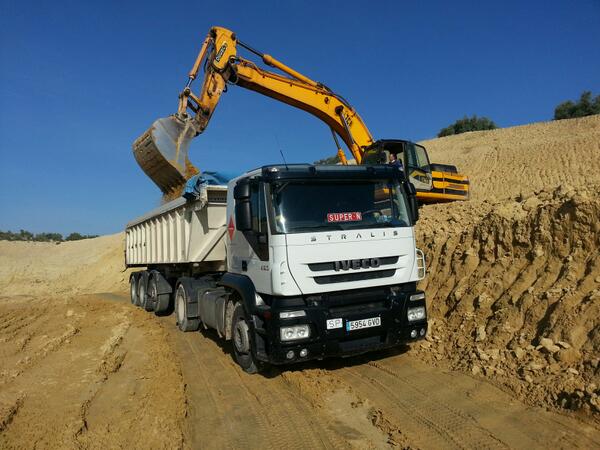 millanrute's tweet photo. De volvo a iveco que manera http://t.co/XxDDVWAeK6