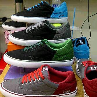 Vans lxi | idr: Rp.180.000 | CP: 083114629678 / pin23478174