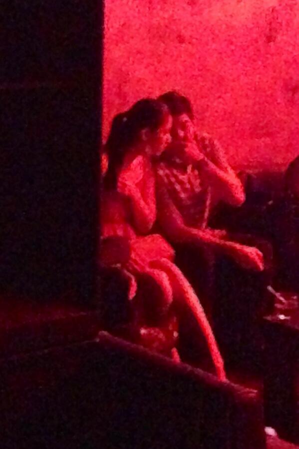 ALRENLoveteam's tweet photo. Beat that! Thank you! #AlRenSpotted RT @FranceHuelgas: Hey yo @ALRENLoveteam :"> http://t.co/6RRypRXuXz