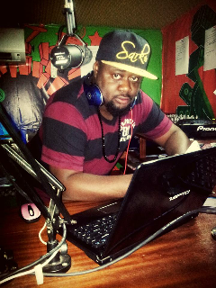 Y1079FM's tweet photo. Unleashing Da #ChartToppers #NewMusic #ListOfthings by @Kellisae #Np @sammyforson OnDa #MydMorningShow http://t.co/ADLJ10ijEr #YiNYou
