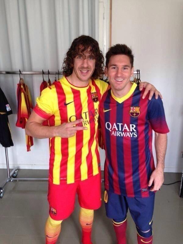 BarcaSource's tweet photo. Puyol en Messi met die nieuwe tenues voor komend seizoen #FCBNL http://t.co/jOfZ7e9adm