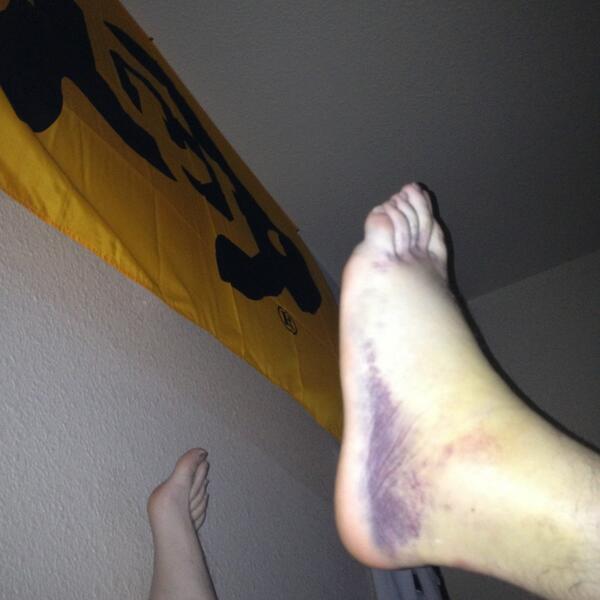 babovecg's tweet photo. @D_MoneyGillmore I did it again #sadlifemoments http://t.co/xvn4WqIvCB
