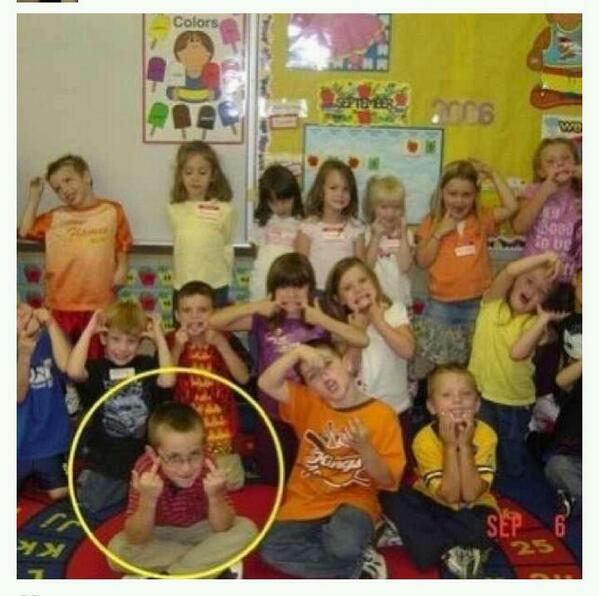FunnyPicsDepot's tweet photo. Best Class Photo Ever http://t.co/l6q53y20qt