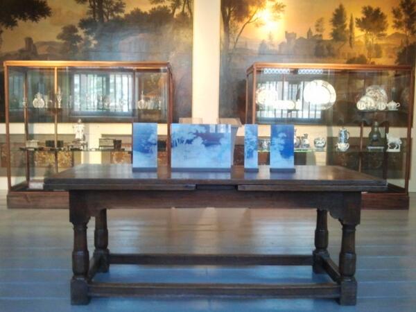Prachtwerk van Tryntsje Nauta gekocht: Something old, something new, something borrowed, something blue. Foto op glas