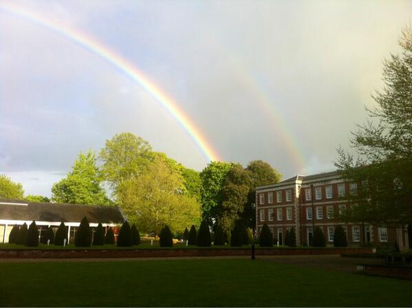 Lucaric's tweet photo. Somewhere over the rainbow #winchester #barracks http://t.co/f2RHdnH6Zt