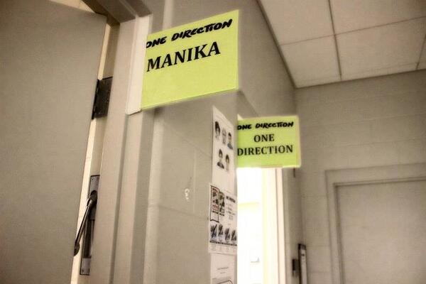 ManikaOfficial's tweet photo. #UpAllNightMemories http://t.co/0ILZWv1Mxk