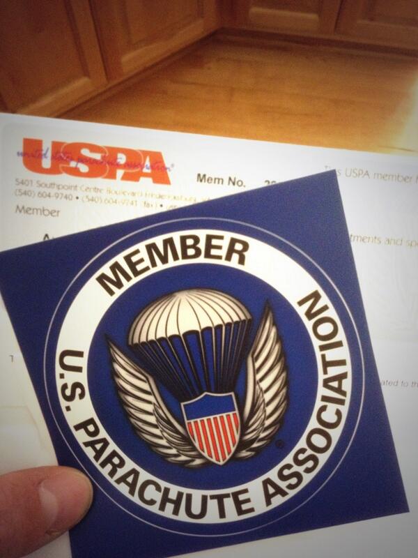 RiggsRadio's tweet image. Ya see that, @SkydiveMKE ? #legit Thanks, @skydiveUSPA !  Next step is my #ALicense #aff