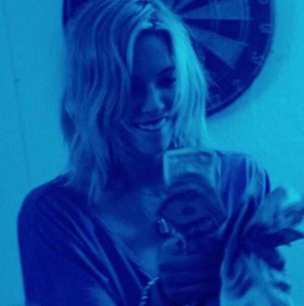 SB4EvaYall's tweet photo. Mind on my money , money on my mind. http://t.co/F2qMzI9LQM