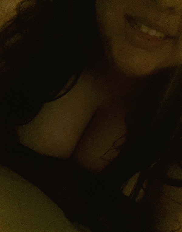 _AZtecPriNcesS_'s tweet photo. Laying on my bed naked, grinning as I ruin my roommate's orgasm because daddy's in Washington and I'm jelly lol http://t.co/Rq9dEf7EJN