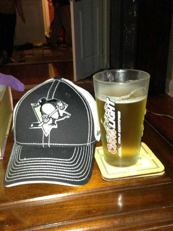 AndyJRLeonard's tweet photo. It's that time bitcheeeeezz http://t.co/RykA57FDNK