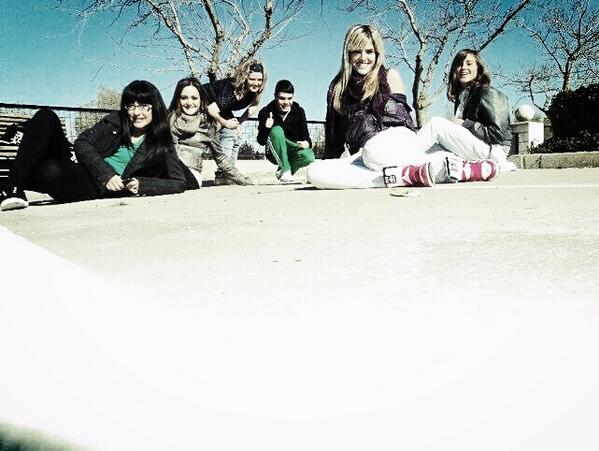natasanliz's tweet photo. @JaviOlidez  @lucialarsi  @rakelmc94  @CrislaPelu  @RaquelTukuu  lo que se encuentra una ;-);-) http://t.co/8ERgXPkMRr