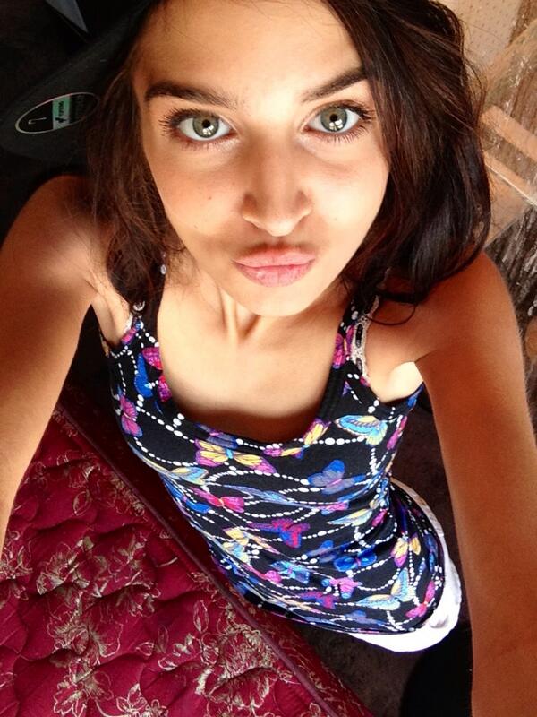 Te presento a la pendeja perfecta! Te presento a la pendeja perfecta!