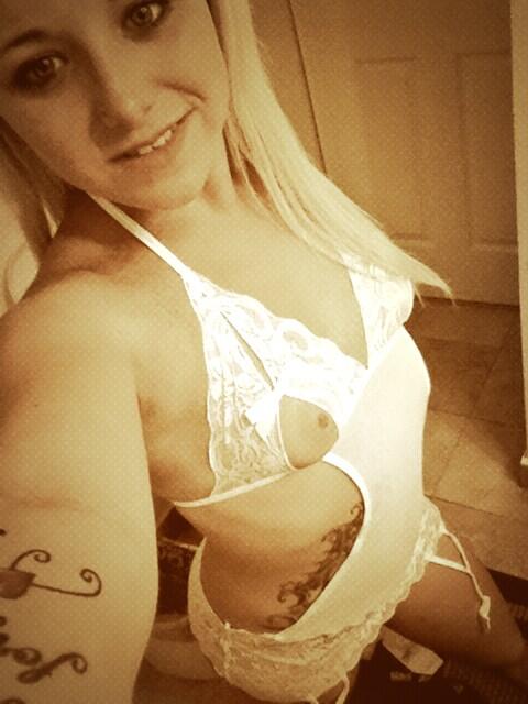 Hurricane Barbie’s pics and videos