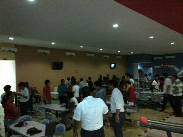 StaffMauricio's tweet image. Todo listo para q inicie convivencia ÷diferentes agrupaciones juveniles y nuestro candidato @MauricioGE_ #boliche