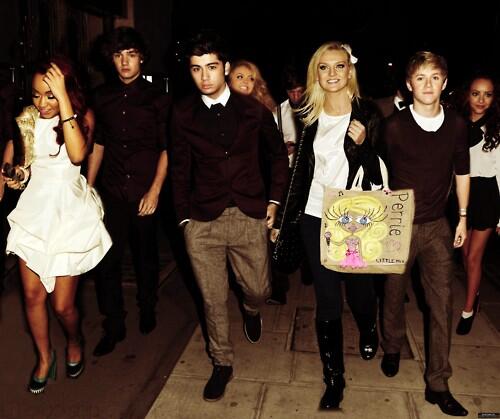 htgbts's tweet photo. Had fun today :) 
@ZaynWax @WaxyPerrie @waxynialloffi @WaxyJesy @WaxLeigh @Liampaynewaxfig http://t.co/zJrfioPDd2
