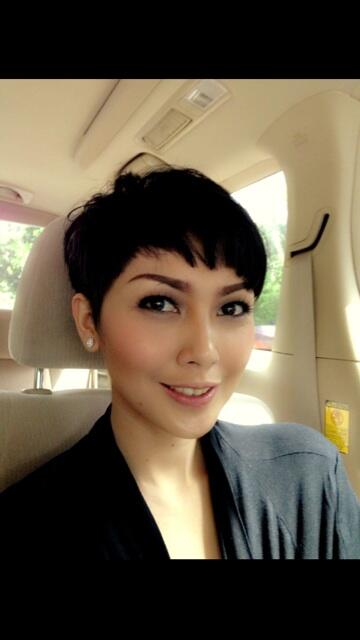 Model Rambut Pendek Fenita Arie 