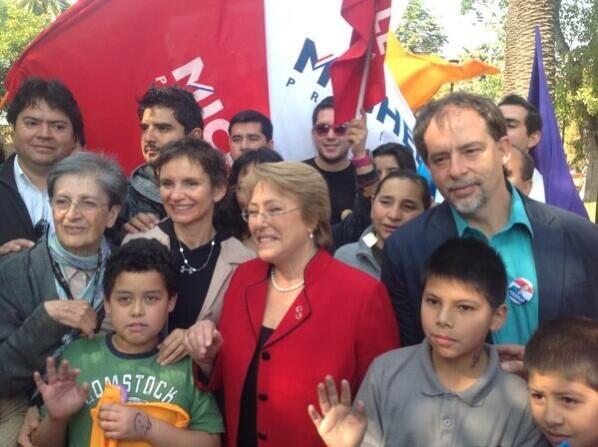 pablolirar's tweet photo. #WeasTristes hacer campaña con Girardi! http://t.co/yk4tZDNwdP