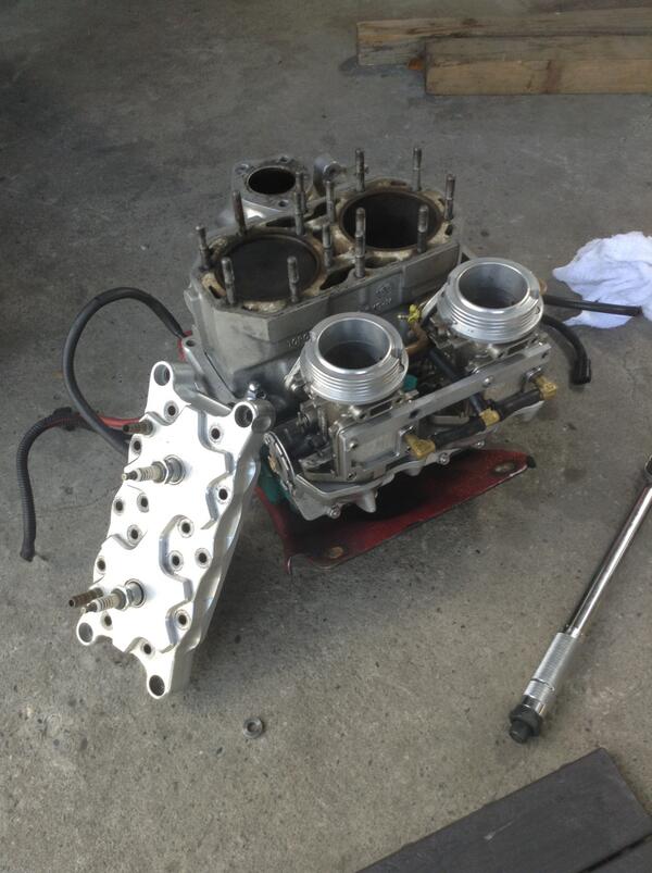 daimonndaiji's tweet photo. 今日も作業中、疲れてるのか集中力ゼロでまったく進まない。よていがあるので16:30には撤収しなければならないのに… http://t.co/EhUfbyxu54