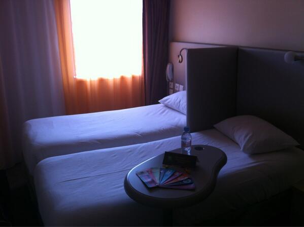 Il va falloir bien s'entendre avec son partenaire de double pendant 8 jours !