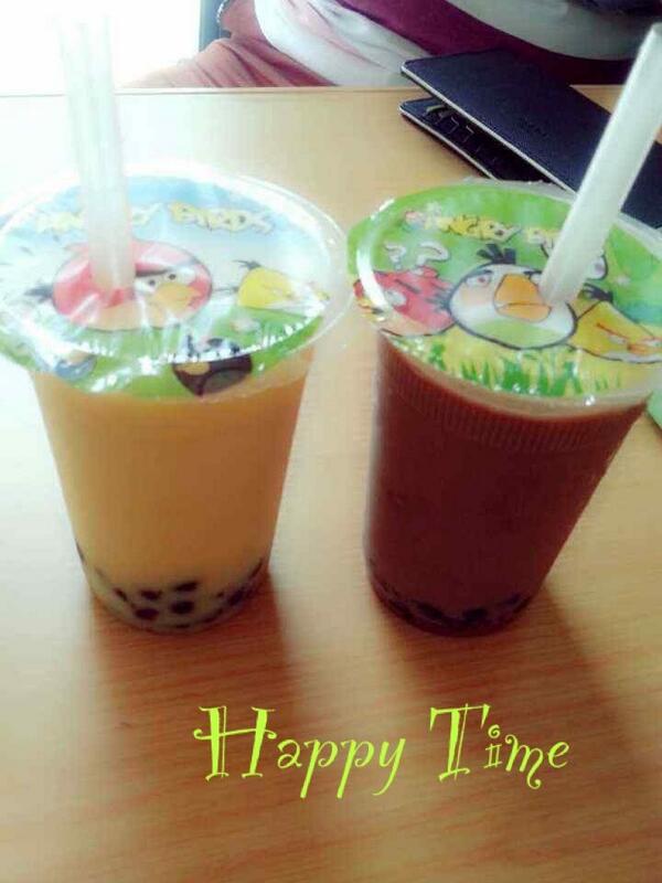 HappyTimeeeee's tweet image. Mango and chocolate bubble milktea..