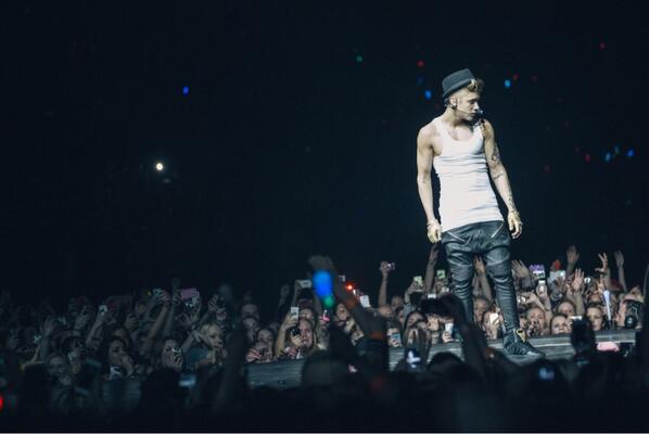 justinbieber's tweet image. 1 more show http://t.co/Nslay0bOoe