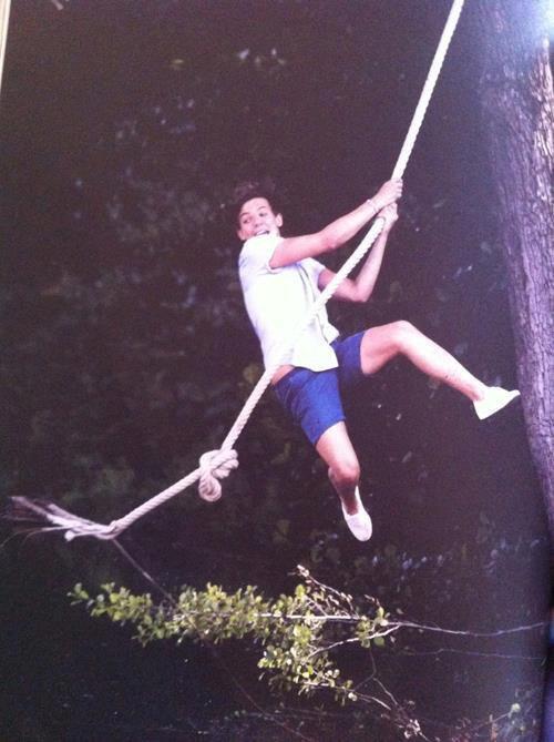 hyunsity's tweet image. @LeaaOneD C'est cette photo en noir et blanc **